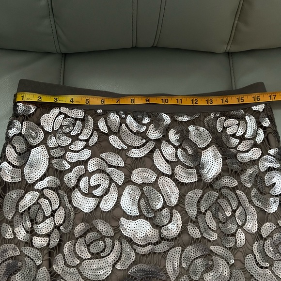 BCBGMaxAzria Floral Lace Pencil Skirt in Taupe - Picture 4 of 5